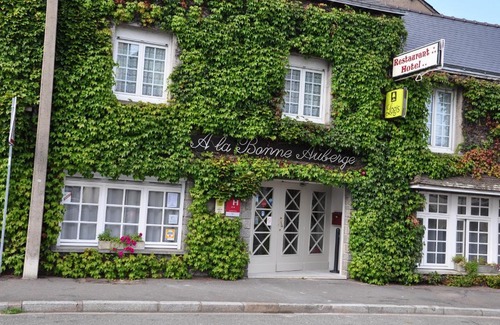 Laval Hotel | Logis Hôtel A la Bonne Auberge