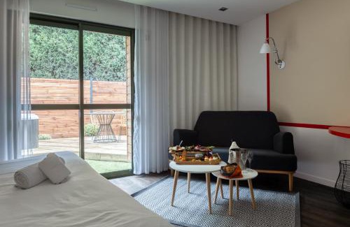 Avrille Hotel | Logis Hôtel Domaine du Moulin Cavier - Restaurants & Spa