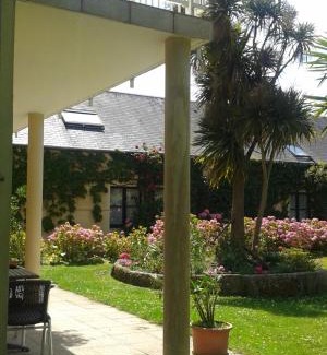 Quettehou Hotel | Logis Hôtel La Demeure du Perron