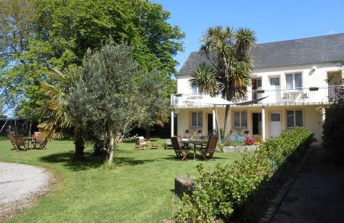 Quettehou Hotel | Logis Hôtel La Demeure du Perron