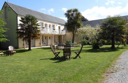 Quettehou Hotel | Logis Hôtel La Demeure du Perron