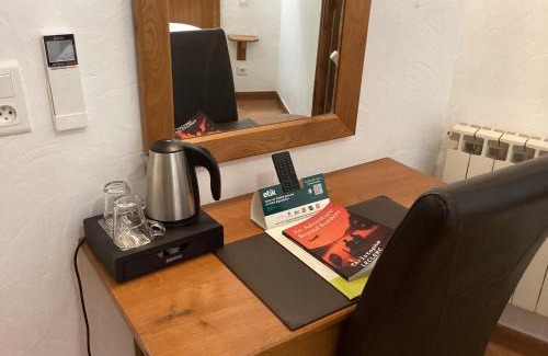 Lodeve Hotel | Logis Hôtel Restaurant de la Paix