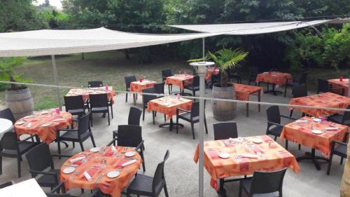 Saint-Pierre-Lafeuille Hotel | Logis Hotel La Bergerie Hôtel 3 étoiles Restaurant savoureux