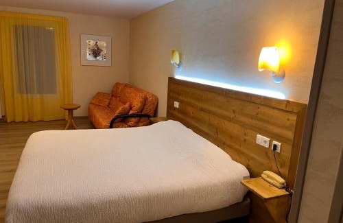 Lanarce Hotel | Logis Hotel Spa Restaurant Le Provence