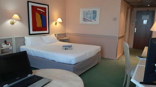 Saint-Maurice-de-Beynost Hotel | Logis Lyon Est Porte de l'Ain