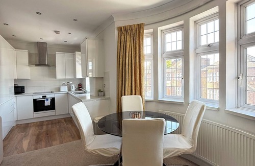 Edgware Apartment | London Edgware Bright & Cosy, 2BR