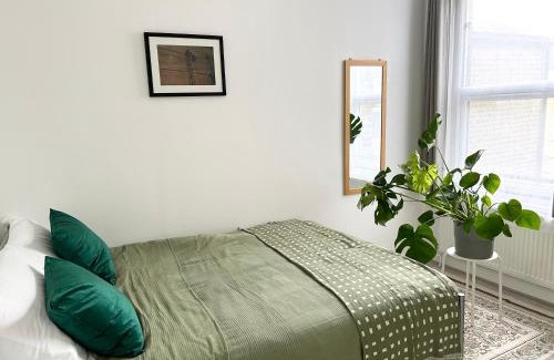 Bruce Grove Apartment | London Serviced Accommodation near Tottenham Hotspurs Football Stadium Great for Contractors