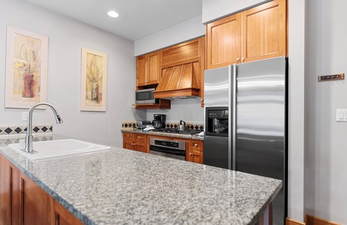 River Run Apartment | Lone Eagle #3017 by Summit County Mountain Retreats