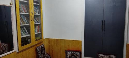 Srinagar House | Lone guest house