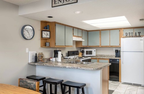 Sunrise Beach Condo | Lone Oak Point 34 - Three Bedroom Apartment, Sleeps 8