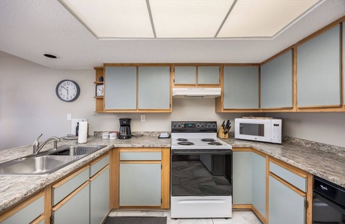 Sunrise Beach Condo | Lone Oak Point 34 - Three Bedroom Apartment, Sleeps 8