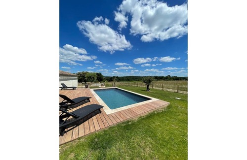 Saint-Meard-de-Gurcon House | Longère en Pierres Avec Piscine Privative Chauffée