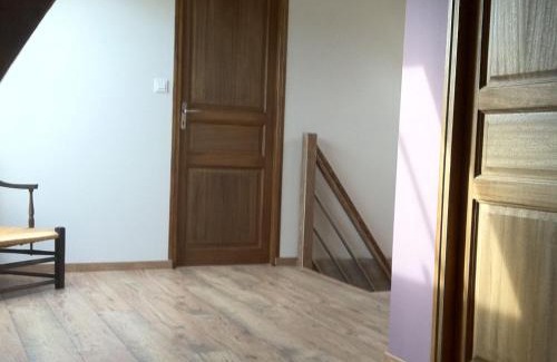 Connerre House | Longère sarthoise rénovée, à 20 min du Mans, 4 chambres, poêle à granulés, parking privé - FR-1-410-376