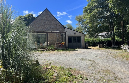 Tonquedec House | Longèrent Bretonne Dans un Écrin de Verdure