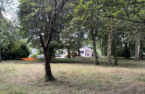 Tonquedec House | Longèrent Bretonne Dans un Écrin de Verdure