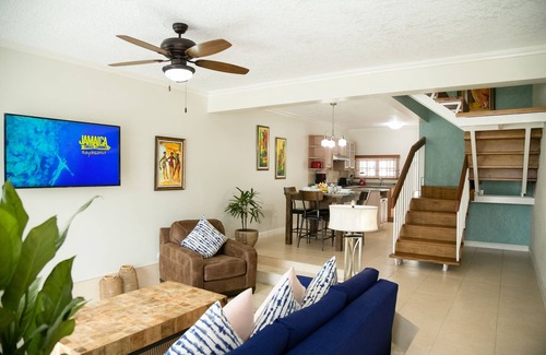 New Kingston House | Long-Term Stay 2-Story Luxury Townhouse near Devon House