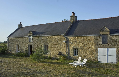 Berric Cottage | Longere style house 20 minutes from the sea.