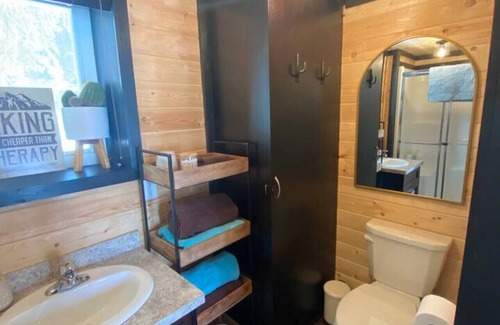 Bragg Creek Cabin | Longhorn Cabin at Restart Ranch - hottub - river