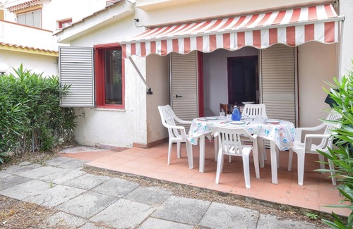 Botricello Apartment | Look forward to a beautiful view of the countryside on vacation in this vacation apartment.