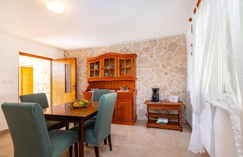 Policnik House | Look forward to a wonderful vacation in this charming cottage in the countryside.