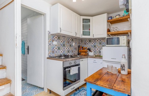 Divsici House | Look forward to a wonderful vacation in this vacation home in a quiet location.