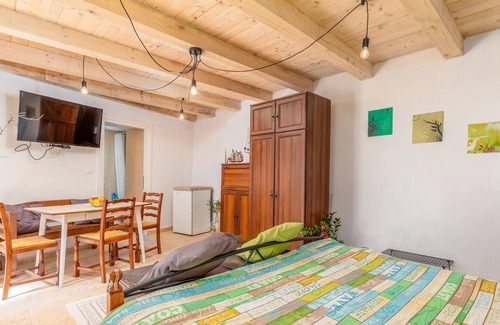 Divsici House | Look forward to a wonderful vacation in this vacation home in a quiet location.