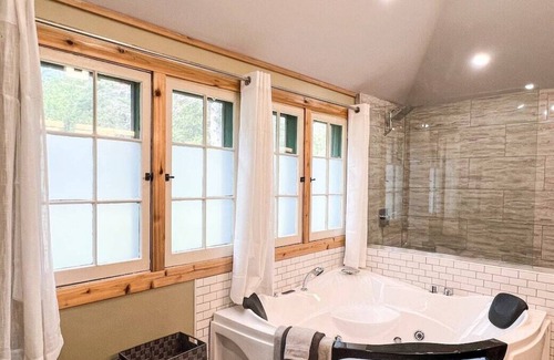Cheboygan Cabin | Loons Lodge - Lake Huron, sandy beach, sleeps 8