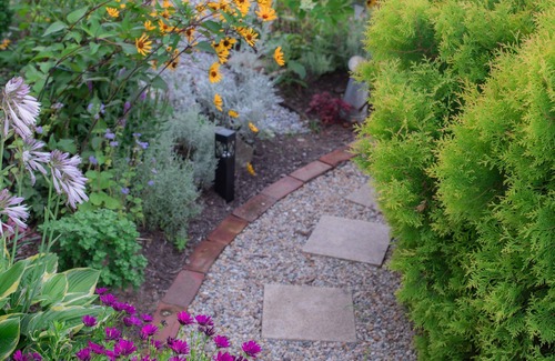 Stratford House | Lordship Charmer HAS IT ALL! Comfortable stay, accessible, family friendly!