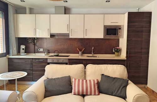 Valdeolleros Apartment | Lorenzo Ferreira. Adapted for Reduced Mobility