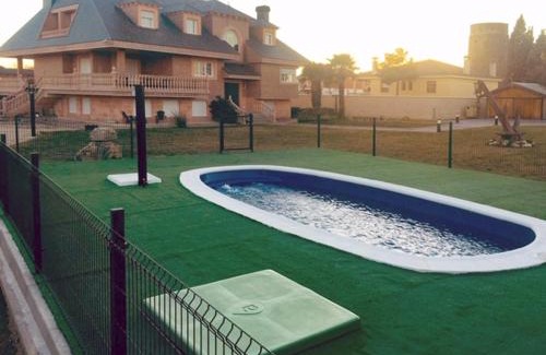 Nava de la Asuncion House | Los Olivos