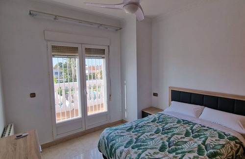 San Juan de Alicante Ski Chalet | Los Olivos