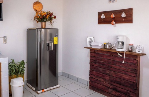 Los Naranjos House | Los Pirineos Cottage - Stunning Mountain View - private getaway - pet friendly