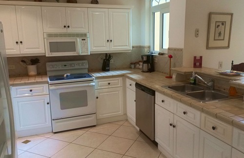 Herradura Condo | Los Sueños Impeccable, Spacious 2+2 Condo