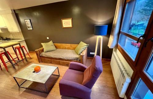 Felechosa Apartment | Lotila Flats Cuirgu