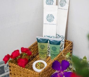 Duc Trong Hotel | Lotus Hotel & Café