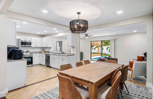 Seminole House | Lotus House ~ Heated Pool ~ Hot Tub ~ Tiki Hut ~ Golf ~ Theater ~ Pool Table