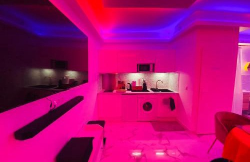 Saint-Quentin Apartment | LOTUS - Studio équipé, Balnéo, Wi-Fi, Hypercentre