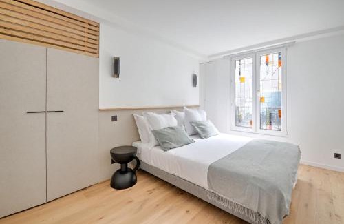 Les Halles Apartment | Louvre & Seine Luxury new 3BR Full AC By Melvane