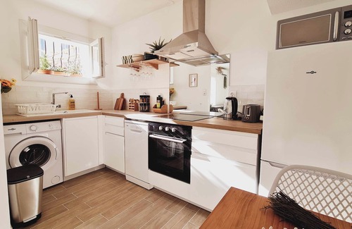 Saint-Henri House | Love nest with terrace close to the sea