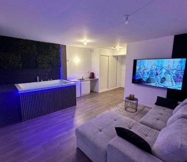 Trappes Apartment | Love Room Trappes