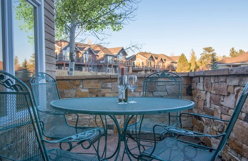 Stanley Hills Condo | Loveable mountain cottage with hot tub and mountain views!
