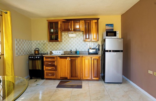 Mandeville Apartment | Lovely 1-bedroom apartment in Mandeville with WiFi, AC in safe and private area