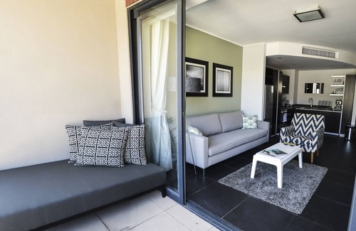 Cape Town City Centre Apartment | Lovely 1- Bedroom Apartment In De Waterkant. WiFi included