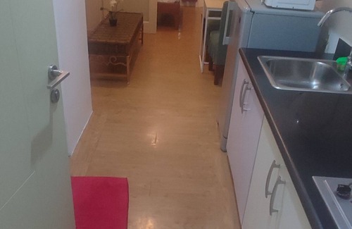 Valenzuela House | Lovely 1BR in Makati 200Mbps with Netflix