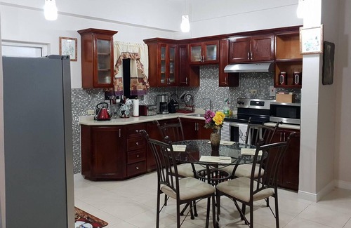 New Kingston Apartment | Lovely 2-bed Apartment in the New Kingston Area