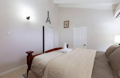 Eden Gardens Apartment | Lovely 2-Bed Apartment in the New Kingston Area
