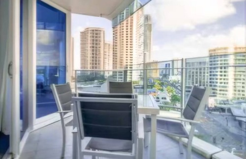 Surfers Paradise Apartment | Lovely 2 bedroom apartment in Surfers Paradise.