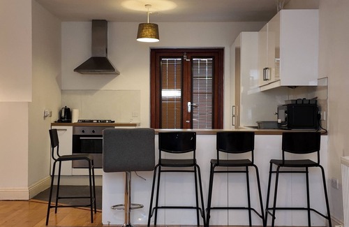 Bishop's Apartment | Lovely 2 BR with Patio Waterloo LM1