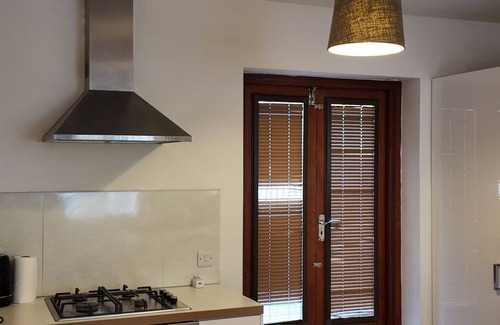 Bishop's Apartment | Lovely 2 BR with Patio Waterloo LM1