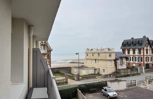 Villers-sur-Mer Apartment | Lovely 2-room apartment with balcony and parking in Villers-sur-Mer